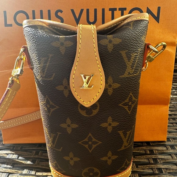 Louis Vuitton Fold Me Pouch - Original LV print - Picture 3 of 12